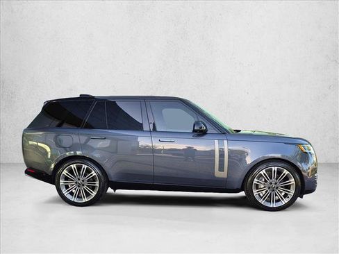 Used 2024 Land Rover Range Rover SE AWD/4WD image 4