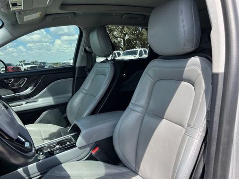 Used 2020 Lincoln Corsair Reserve w/ Appearance Package FWD image 11