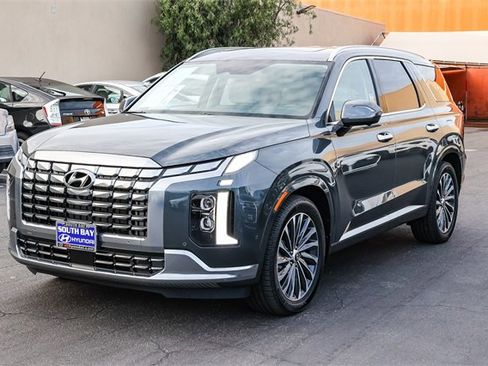 Used 2023 Hyundai Palisade Calligraphy image 3