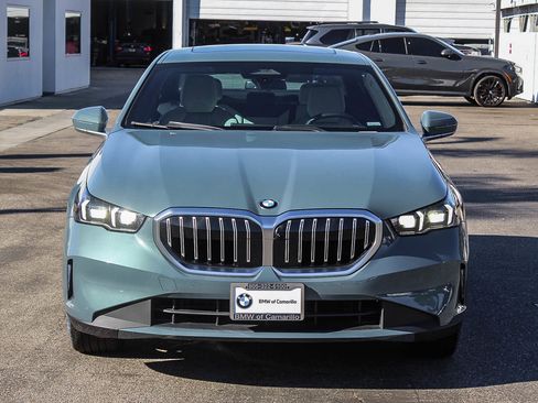 Used 2024 BMW 530i w/ Premium Package image 2