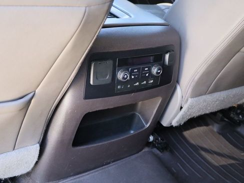 Used 2018 GMC Yukon XL Denali w/ Denali Ultimate Package AWD/4WD image 26