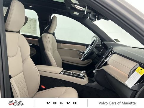 Used 2025 Volvo XC90 B6 Core w/ Climate Package image 28