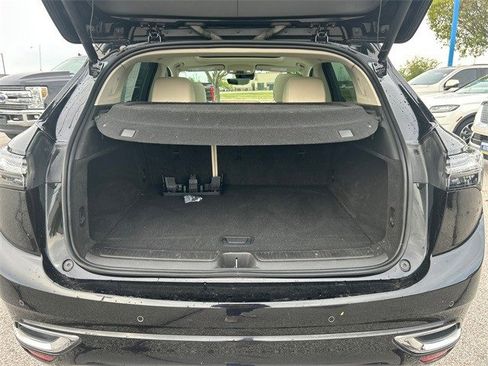 Used 2022 Buick Envision Avenir w/ Technology Package II image 39