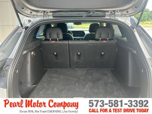 Used 2024 Chevrolet Trax RS w/ Sunroof Package FWD image 22