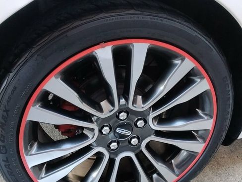 Used 2017 Lincoln Continental Reserve w/ Technology Package image 34