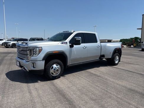 Used 2022 GMC Sierra 3500 Denali w/ Denali Ultimate Package AWD/4WD image 1