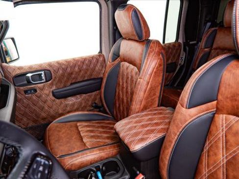 Used 2025 Jeep Gladiator Sport image 23