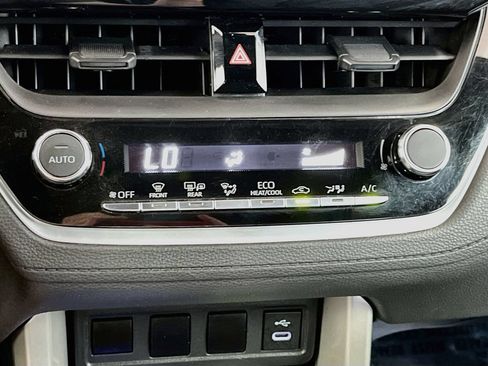 Used 2024 Toyota Corolla Cross AWD Hybrid image 16