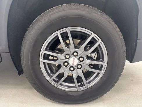 Used 2025 GMC Acadia Elevation image 36