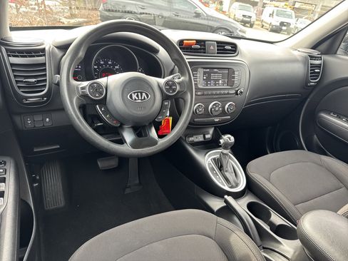 Used 2018 Kia Soul Base image 22