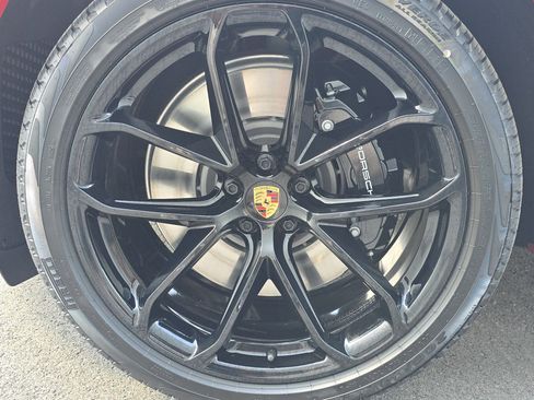 New 2025 Porsche Macan GTS image 12