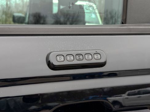 Certified 2022 Ford Bronco 4-Door image 11