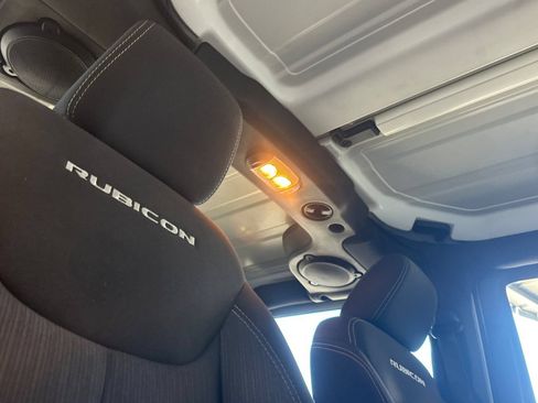 Used 2014 Jeep Wrangler Rubicon w/ Power Convenience Group AWD/4WD image 18