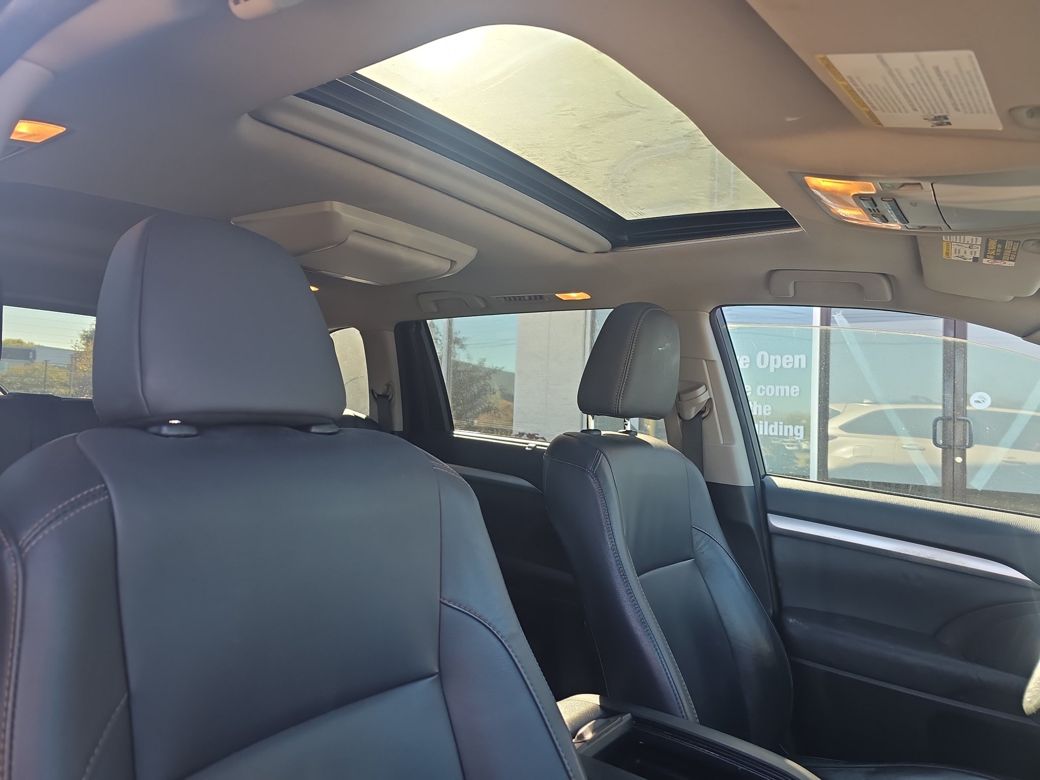Used 2015 Toyota Highlander XLE FWD image 11