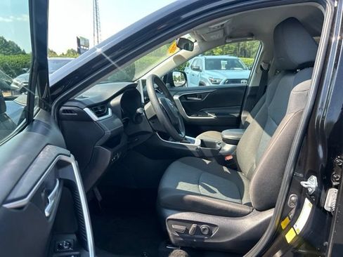 Used 2025 Toyota RAV4 XLE FWD image 15