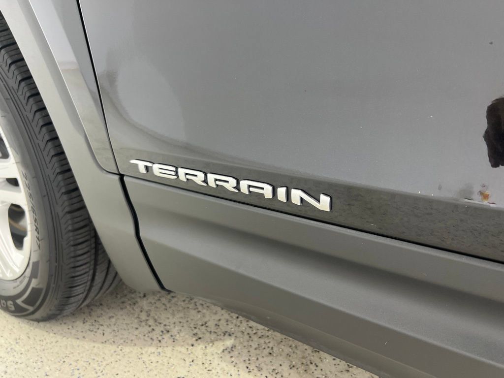 Used 2024 GMC Terrain SLE FWD image 29