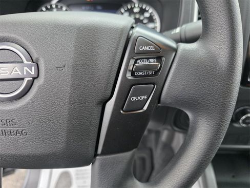 Used 2024 Nissan Frontier SV image 18
