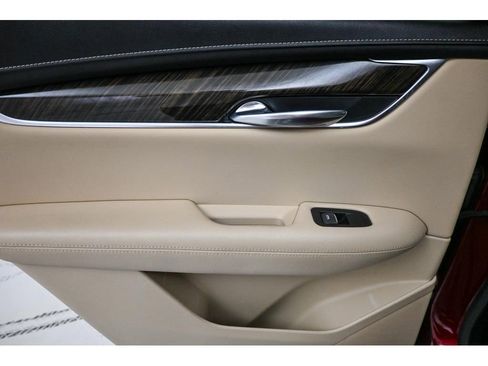 Used 2019 Cadillac XT5 AWD image 20