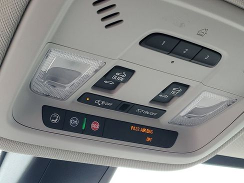 Certified 2020 Chevrolet Traverse Premier FWD image 23