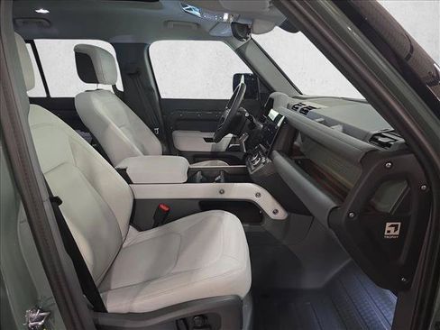 Used 2026 Land Rover Defender 110 Trophy Edition AWD/4WD image 10