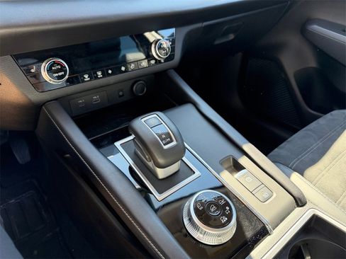 Used 2022 Mitsubishi Outlander SE image 21