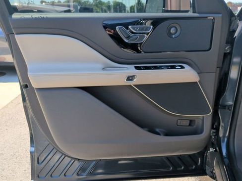 Used 2023 Lincoln Aviator Reserve w/ Equipment Group 201A AWD/4WD image 12