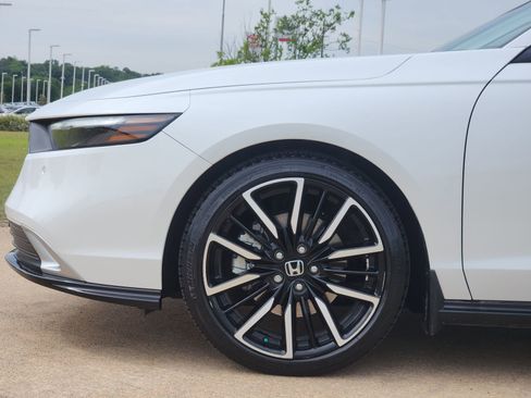 Used 2025 Honda Accord Touring image 13