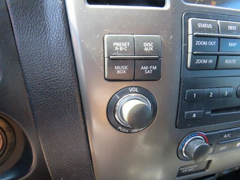 Used 2011 Nissan Armada Platinum image 18