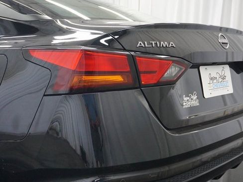 Used 2024 Nissan Altima 2.5 SV image 6