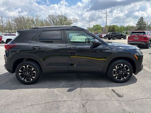 Used 2022 Chevrolet TrailBlazer LT w/ Driver Confidence Package image 4