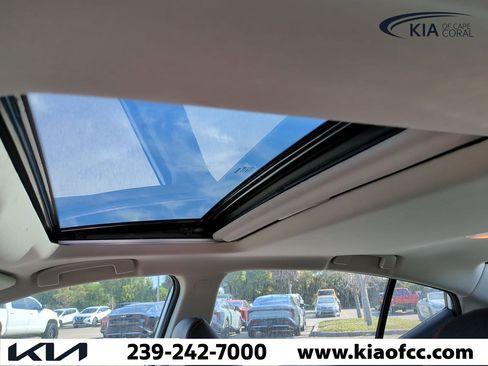 Used 2024 Nissan Altima 2.5 SR image 18