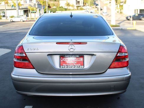 Used 2004 Mercedes-Benz E 320 Sedan image 4