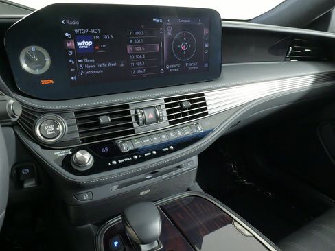 Used 2021 Lexus LS 500 AWD w/ Interior Upgrade Package image 44