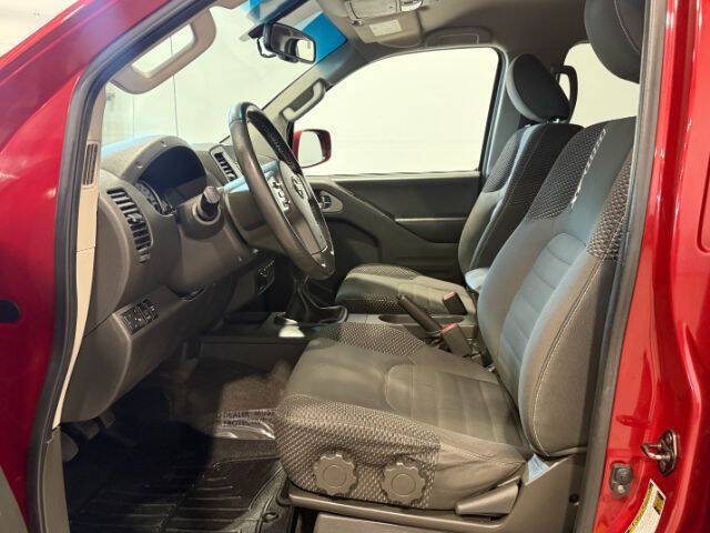 Used 2016 Nissan Frontier PRO-4X AWD/4WD image 16