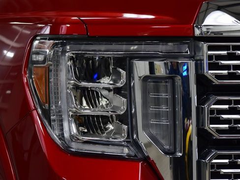 Used 2021 GMC Sierra 3500 Denali w/ Denali Ultimate Package image 12