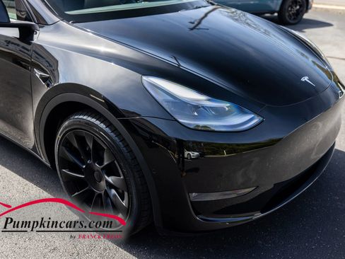Used 2022 Tesla Model Y Long Range image 6