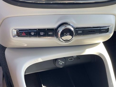 New 2026 Volvo XC40 B5 Plus w/ Protection Package Premier image 28