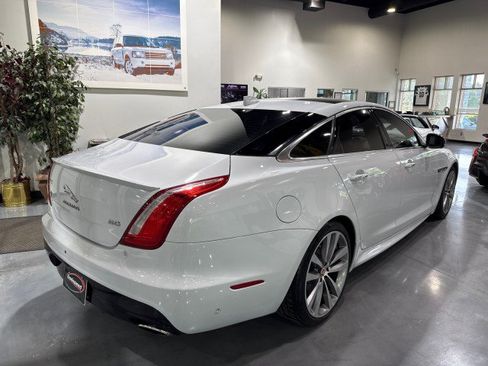 Used 2016 Jaguar XJ R-Sport RWD image 33