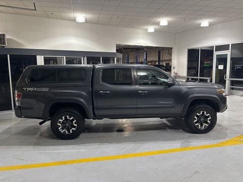 Used 2021 Toyota Tacoma TRD Off-Road w/ Advanced Technology Package AWD/4WD image 9