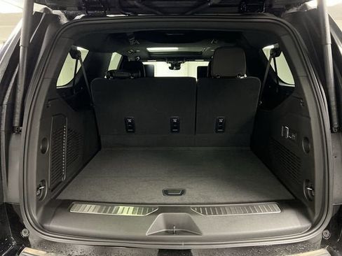 New 2025 Chevrolet Suburban High Country AWD/4WD image 27