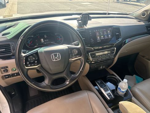 Used 2019 Honda Pilot Touring image 7