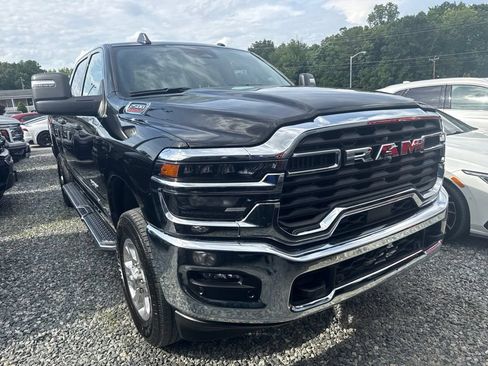 Used 2025 RAM 2500 Big Horn AWD/4WD image 2