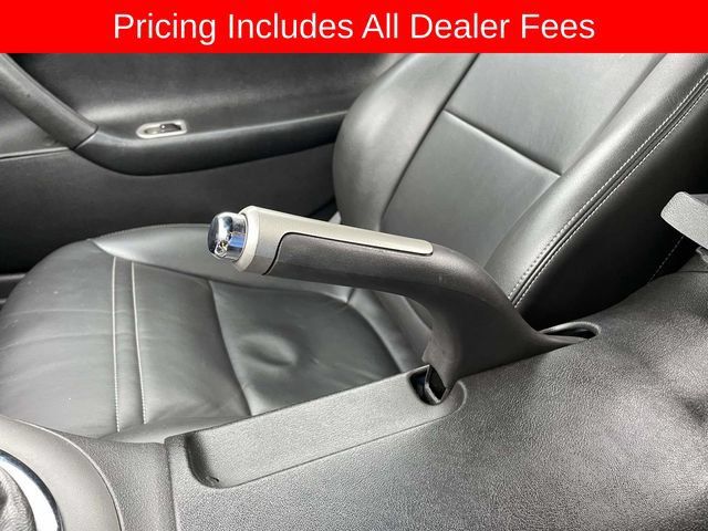 Used 2006 Pontiac Solstice Convertible w/ Premium Package RWD image 32