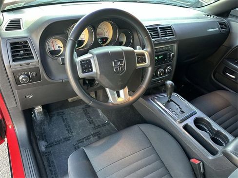 Used 2013 Dodge Challenger R/T w/ Electronics Convenience Group image 9