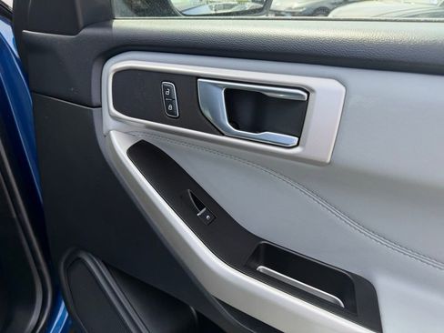 Used 2022 Ford Explorer XLT w/ Equipment Group 202A image 30