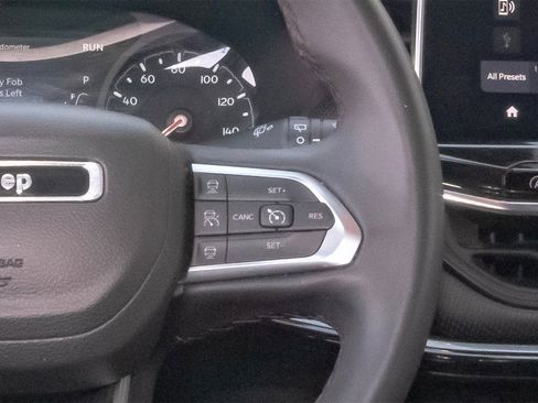 Used 2023 Jeep Compass Trailhawk image 16