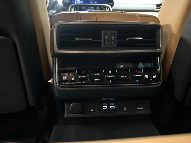 Used 2025 Lexus LX 600 4WD w/ Appearance Package image 20
