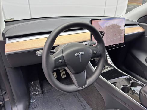 Used 2020 Tesla Model Y Long Range AWD/4WD image 14