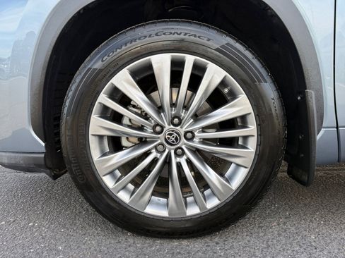 Used 2022 Toyota Highlander Platinum image 26