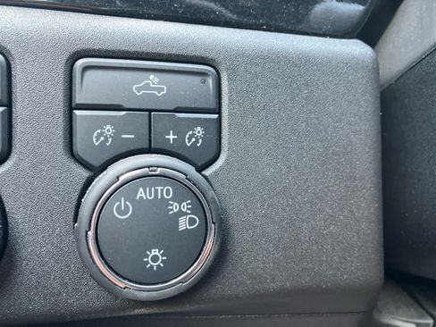 Used 2026 Chevrolet Silverado 1500 LT AWD/4WD image 17